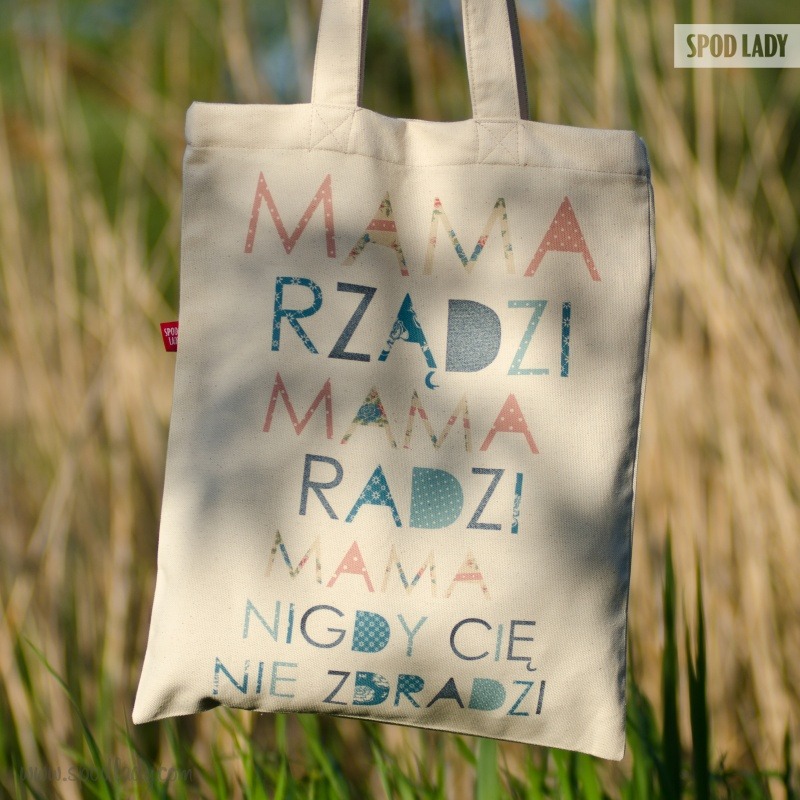 Sympatyczny prezent z okazji Dnia Matki. Torba z napisem.