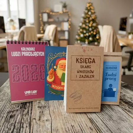 Zestaw z notesikiem "Ksiga Skarg" i kalendarzem biurkowym