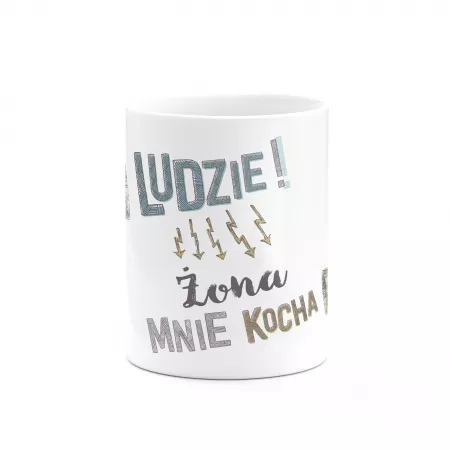 Kubek "�ona mnie kocha"